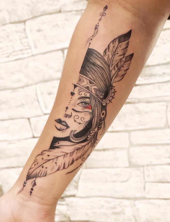 Tattoo Artist Maira Ju